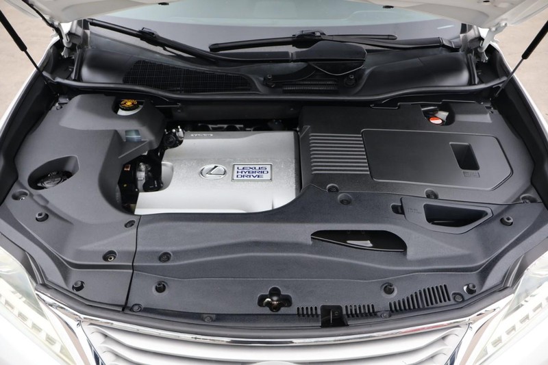 Lexus RX 450h Vehicle Full-screen Gallery Image 13