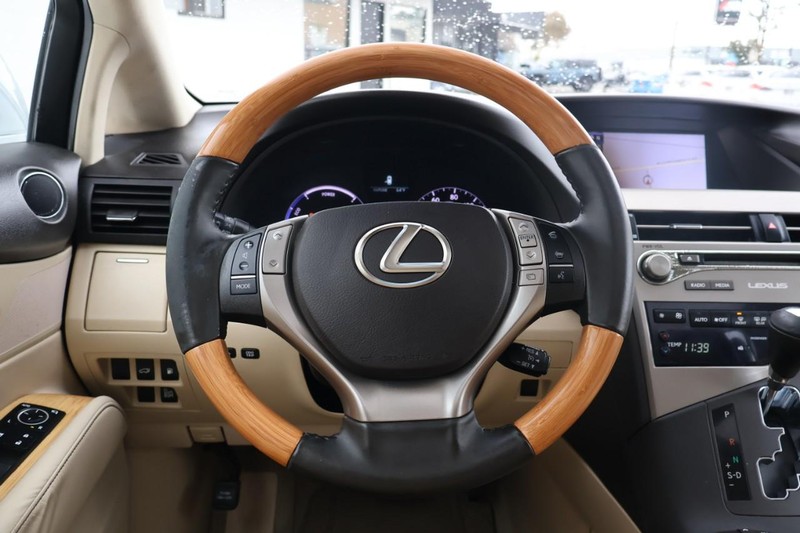 Lexus RX 450h Vehicle Full-screen Gallery Image 28