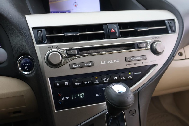 Lexus RX 450h Vehicle Full-screen Gallery Image 34