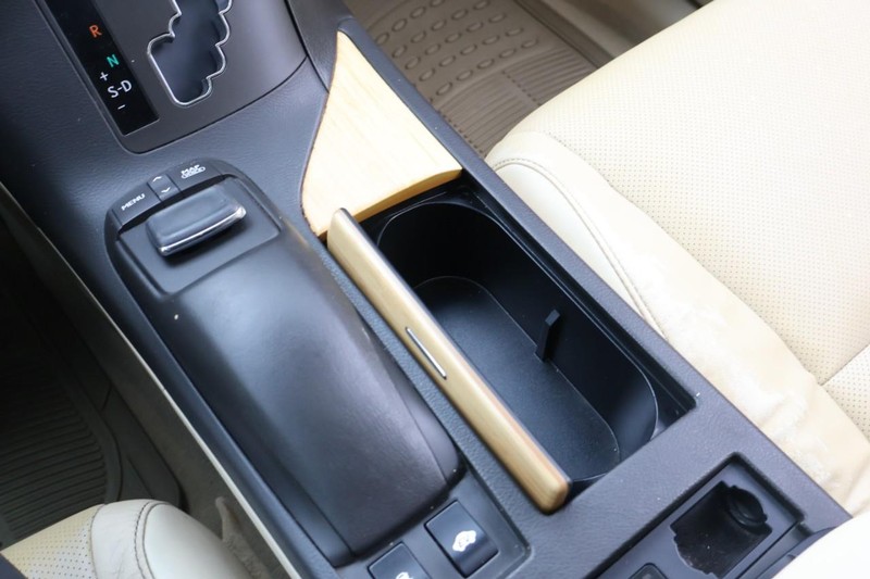 Lexus RX 450h Vehicle Full-screen Gallery Image 36