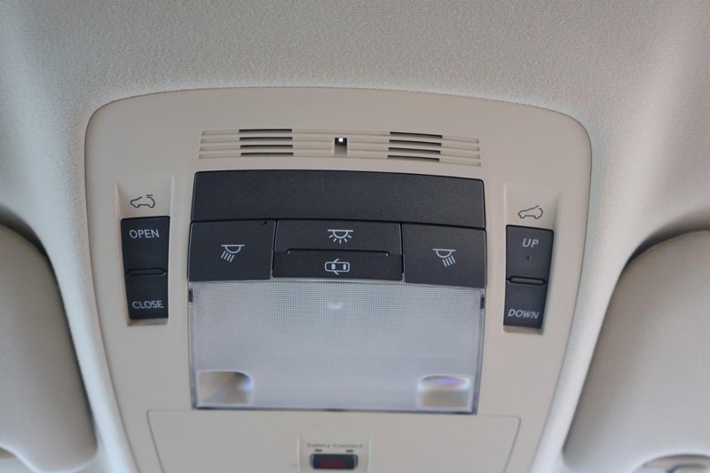 Lexus RX 450h Vehicle Full-screen Gallery Image 37