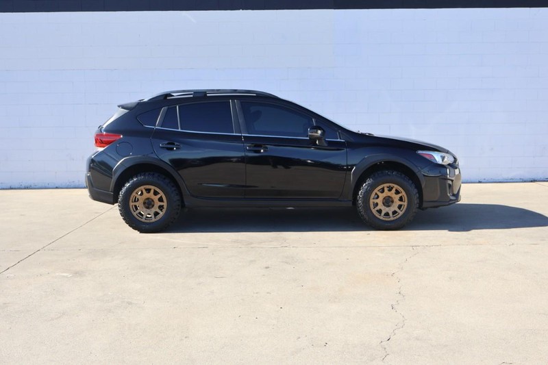 Subaru Crosstrek Vehicle Full-screen Gallery Image 04