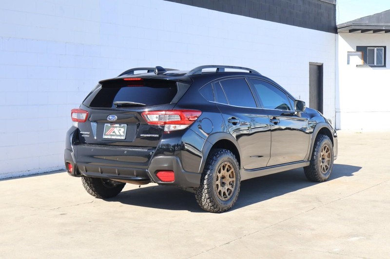 Subaru Crosstrek Vehicle Full-screen Gallery Image 05