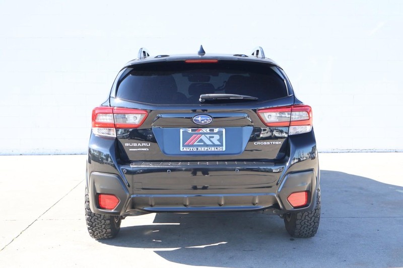 Subaru Crosstrek Vehicle Full-screen Gallery Image 06