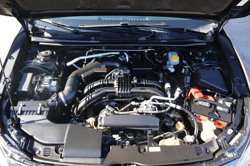 Subaru Crosstrek Vehicle Full-screen Gallery Image 12