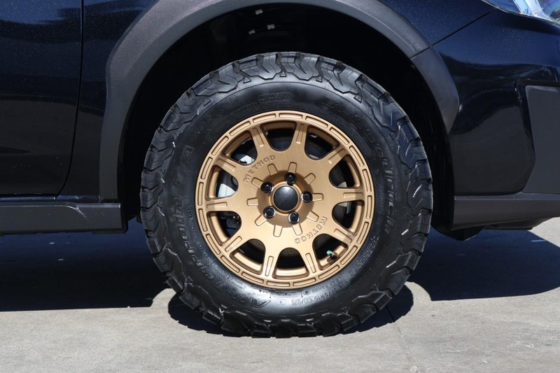 Subaru Crosstrek Vehicle Full-screen Gallery Image 13