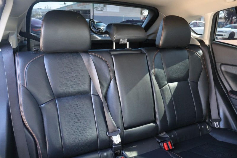Subaru Crosstrek Vehicle Full-screen Gallery Image 21