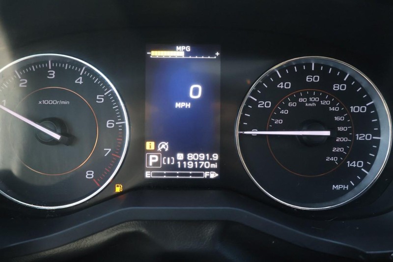 Subaru Crosstrek Vehicle Full-screen Gallery Image 23