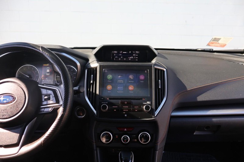 Subaru Crosstrek Vehicle Full-screen Gallery Image 27