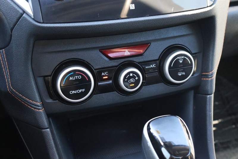 Subaru Crosstrek Vehicle Full-screen Gallery Image 30