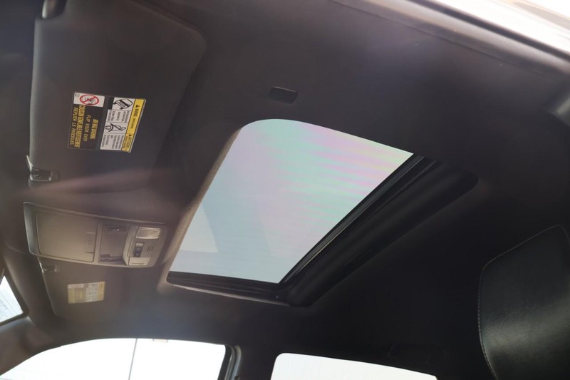 Toyota Tacoma Vehicle Full-screen Gallery Image 39