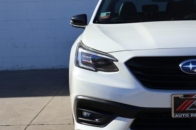 Subaru Legacy Vehicle Full-screen Gallery Image 03