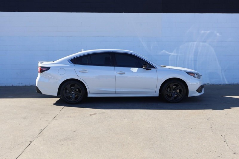 Subaru Legacy Vehicle Full-screen Gallery Image 04