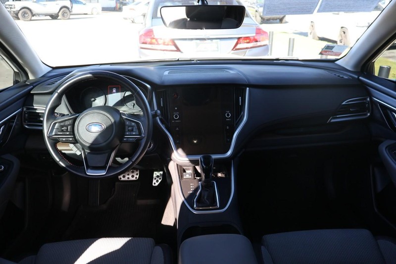 Subaru Legacy Vehicle Full-screen Gallery Image 23