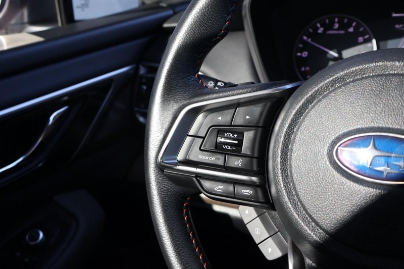 Subaru Legacy Vehicle Full-screen Gallery Image 26