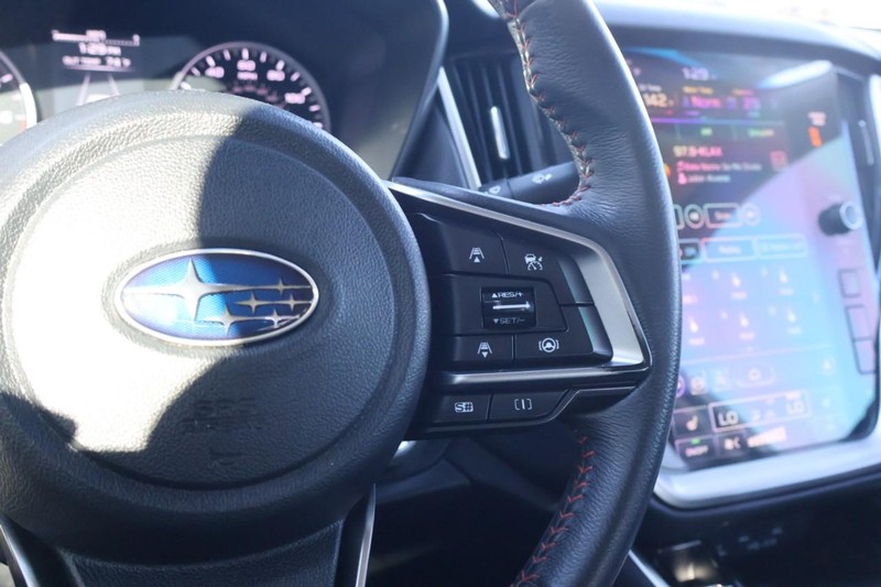 Subaru Legacy Vehicle Full-screen Gallery Image 27