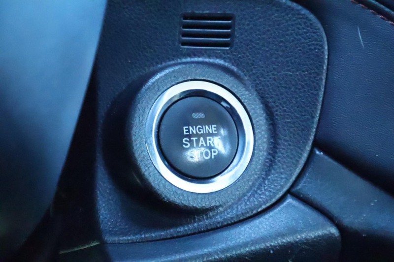 Subaru Legacy Vehicle Full-screen Gallery Image 28