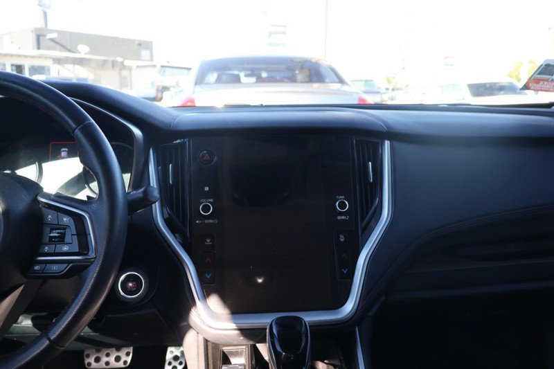 Subaru Legacy Vehicle Full-screen Gallery Image 29