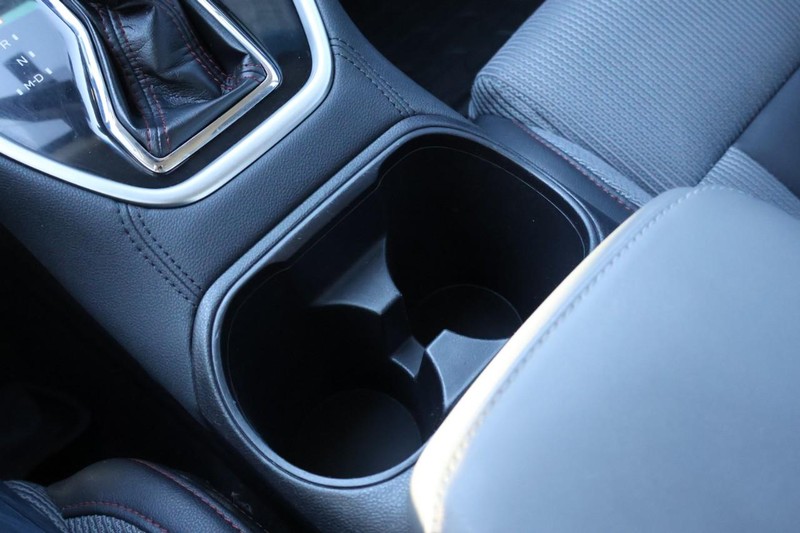 Subaru Legacy Vehicle Full-screen Gallery Image 34