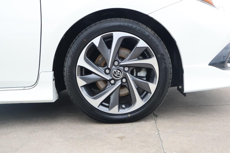 Toyota Corolla iM Vehicle Full-screen Gallery Image 13