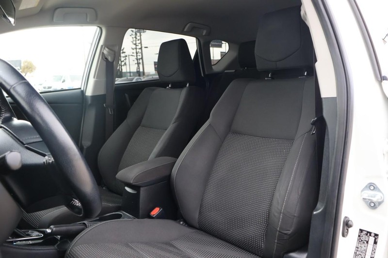 Toyota Corolla iM Vehicle Full-screen Gallery Image 17