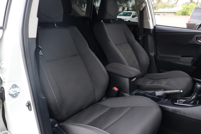 Toyota Corolla iM Vehicle Full-screen Gallery Image 20