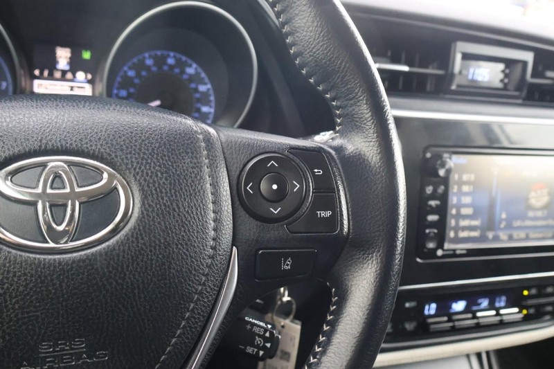 Toyota Corolla iM Vehicle Full-screen Gallery Image 26