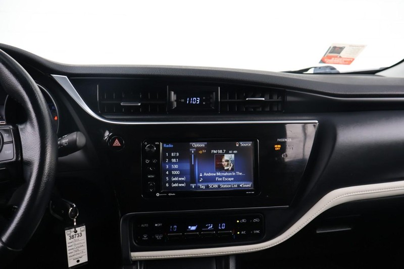 Toyota Corolla iM Vehicle Full-screen Gallery Image 27