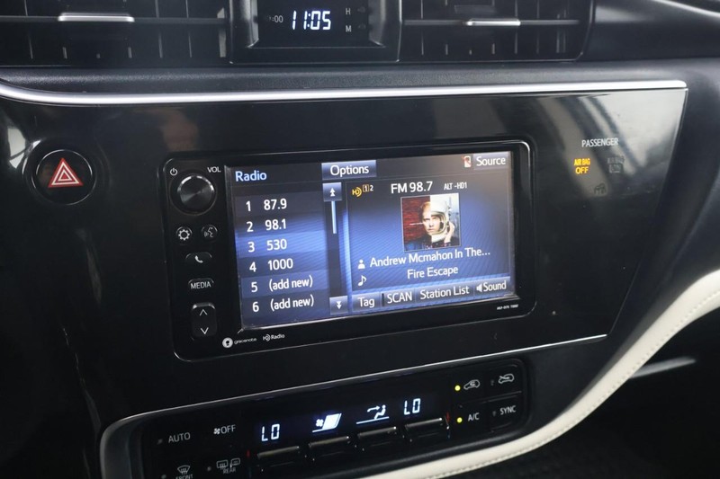 Toyota Corolla iM Vehicle Full-screen Gallery Image 28