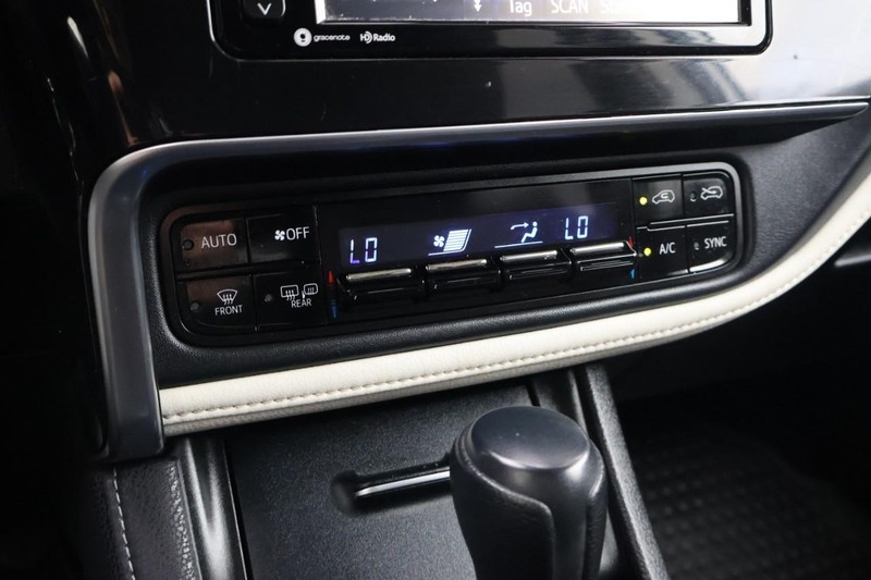 Toyota Corolla iM Vehicle Full-screen Gallery Image 30