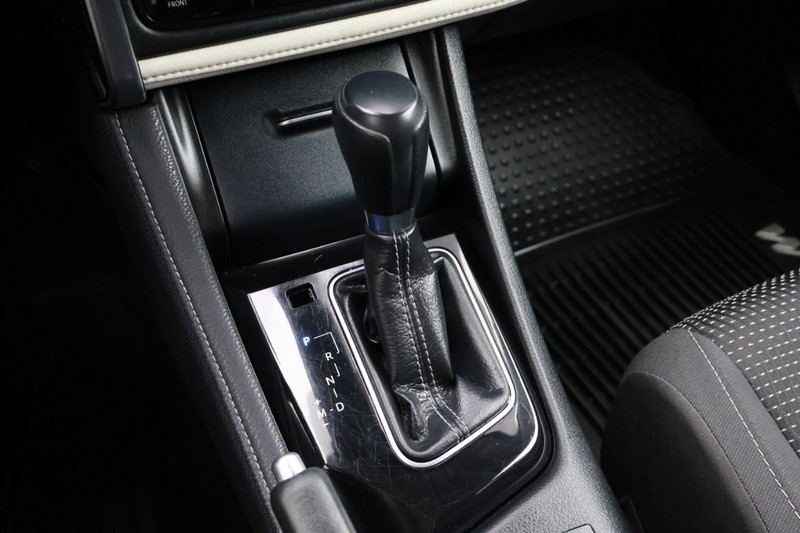 Toyota Corolla iM Vehicle Full-screen Gallery Image 31