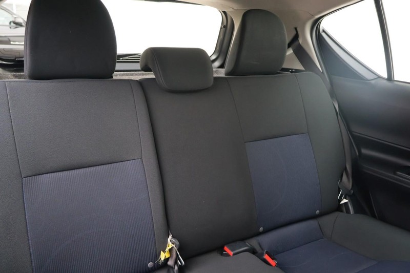 Toyota Prius C Vehicle Full-screen Gallery Image 21