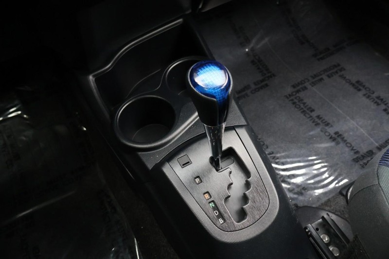 Toyota Prius C Vehicle Full-screen Gallery Image 29