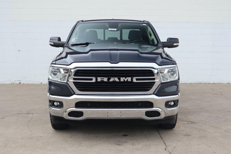 Ram 1500 Vehicle Full-screen Gallery Image 02