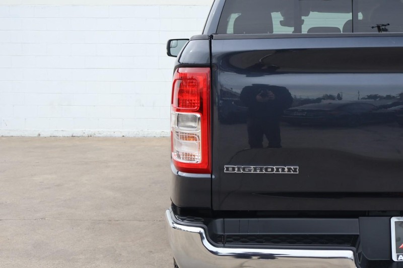 Ram 1500 Vehicle Full-screen Gallery Image 07