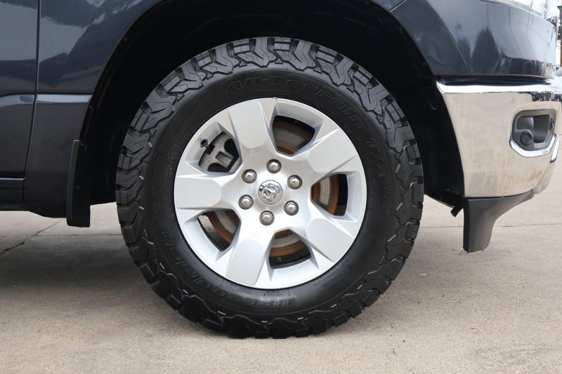 Ram 1500 Vehicle Full-screen Gallery Image 13