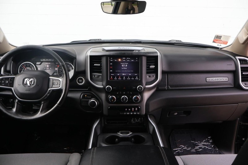 Ram 1500 Vehicle Full-screen Gallery Image 24