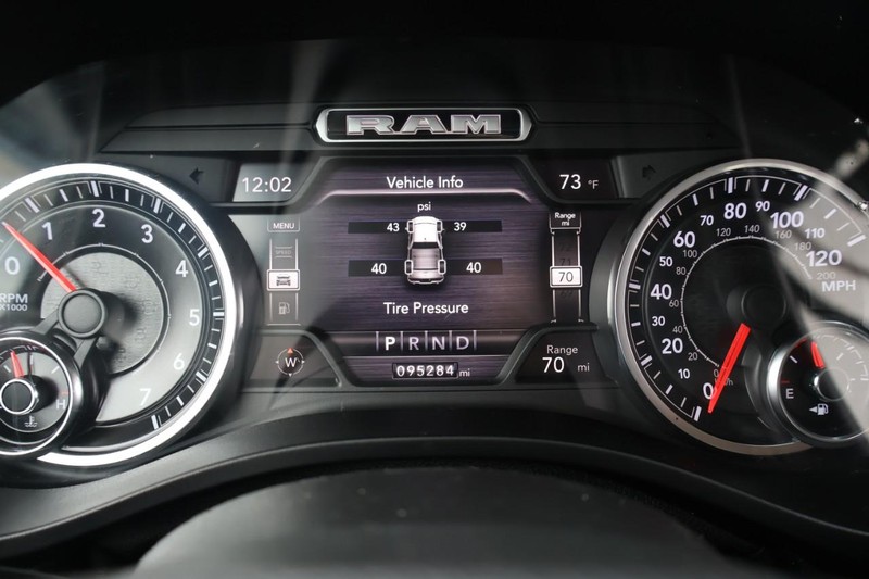 Ram 1500 Vehicle Full-screen Gallery Image 25