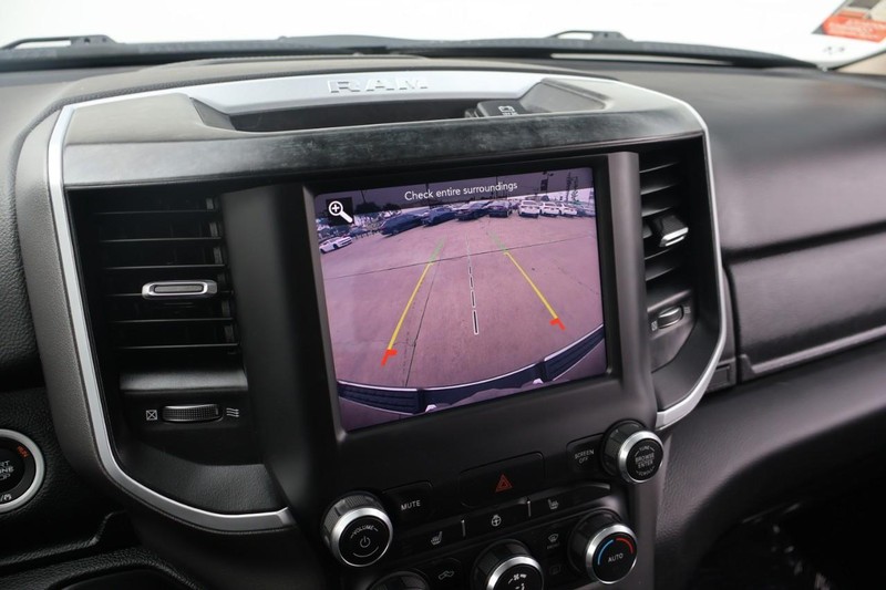 Ram 1500 Vehicle Full-screen Gallery Image 32