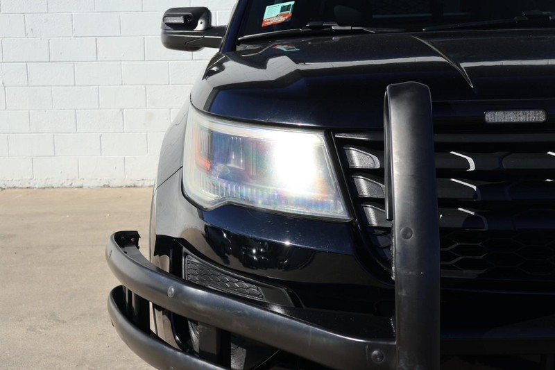 Ford Police Interceptor Utility Vehicle Full-screen Gallery Image 03