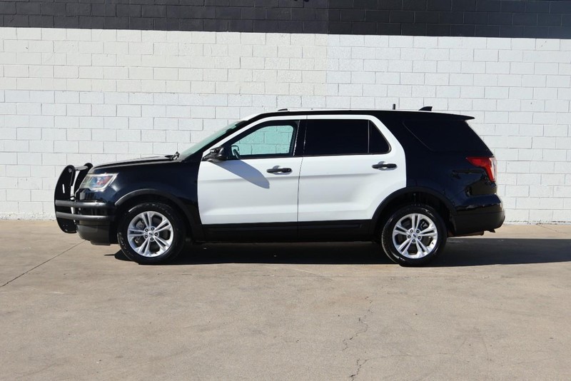 Ford Police Interceptor Utility Vehicle Full-screen Gallery Image 08