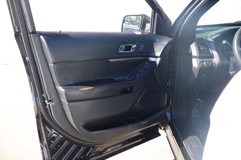 Ford Police Interceptor Utility Vehicle Full-screen Gallery Image 12