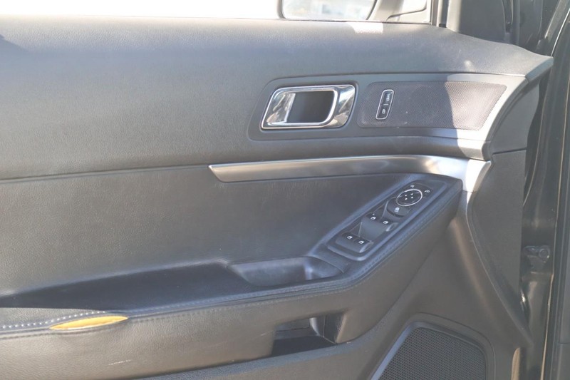 Ford Police Interceptor Utility Vehicle Full-screen Gallery Image 13