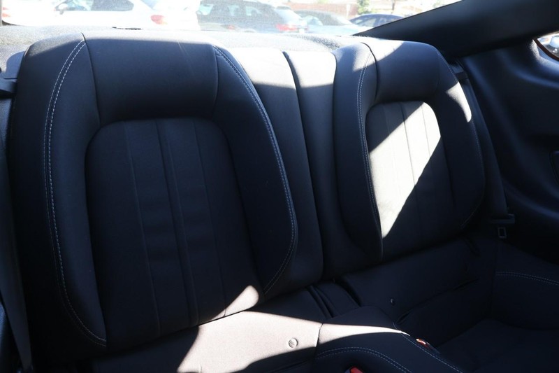 Ford Mustang Vehicle Full-screen Gallery Image 20