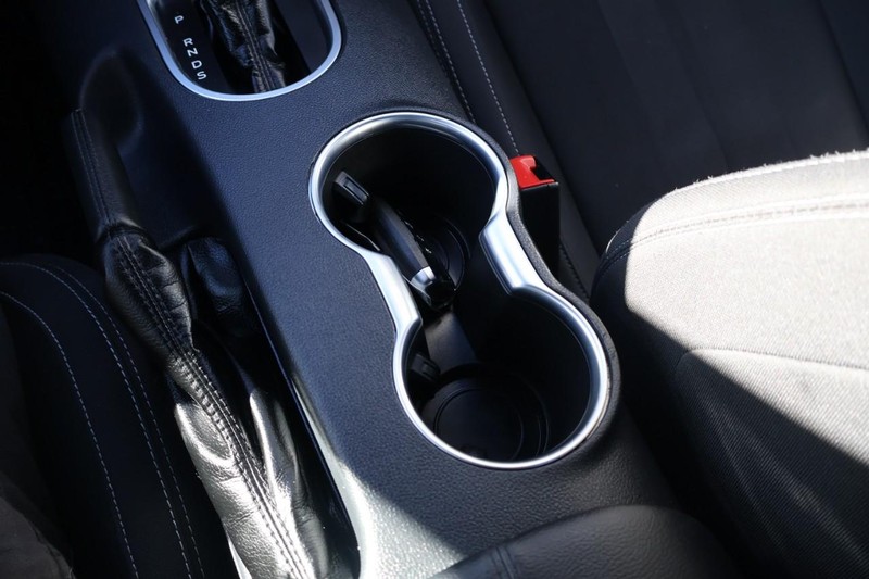 Ford Mustang Vehicle Full-screen Gallery Image 32