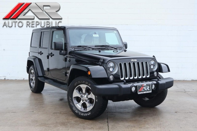 Jeep Wrangler Unlimited Vehicle Full-screen Gallery Image 01