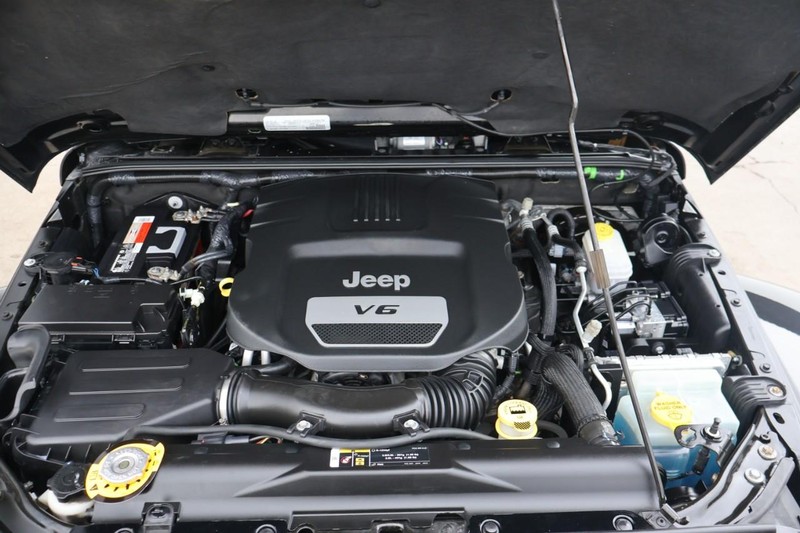 Jeep Wrangler Unlimited Vehicle Full-screen Gallery Image 12