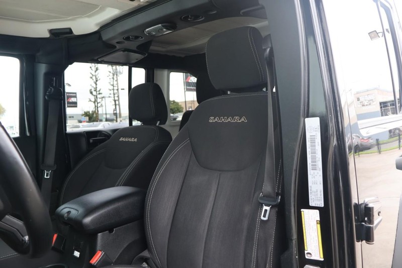 Jeep Wrangler Unlimited Vehicle Full-screen Gallery Image 17