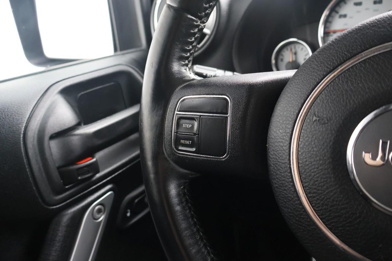 Jeep Wrangler Unlimited Vehicle Full-screen Gallery Image 25