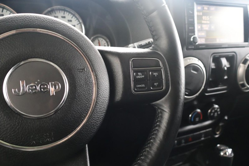 Jeep Wrangler Unlimited Vehicle Full-screen Gallery Image 26